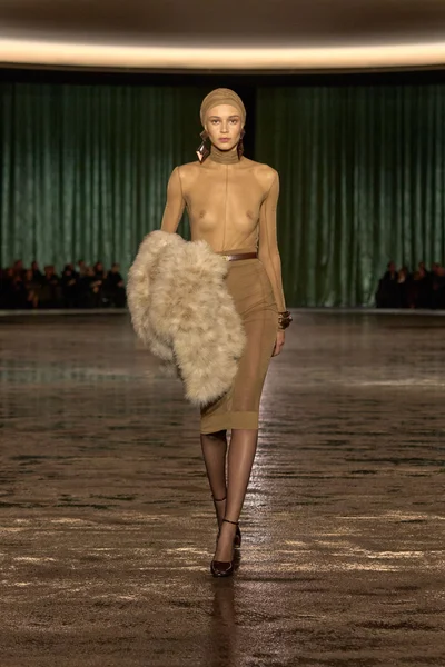 Look 40